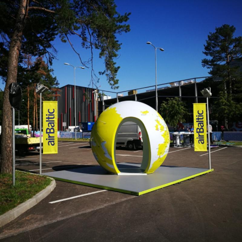 Fotoglobuss "Debesīs kopā ar airBaltic"