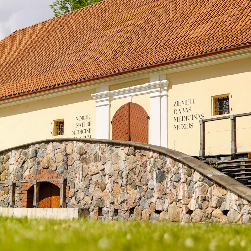 Ekspozīcija "Ziemeļu dabas medicīnas muzejs"