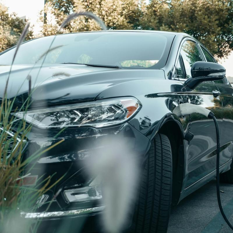 Saruna "Cik maksā paaudžu maiņa transportā – no degvielas uz elektrību?"