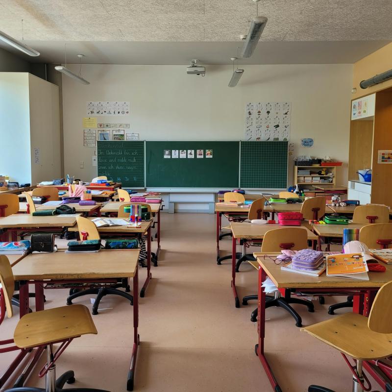 Diskusija "Skolotāja profesija – nekad "tikai darbs""