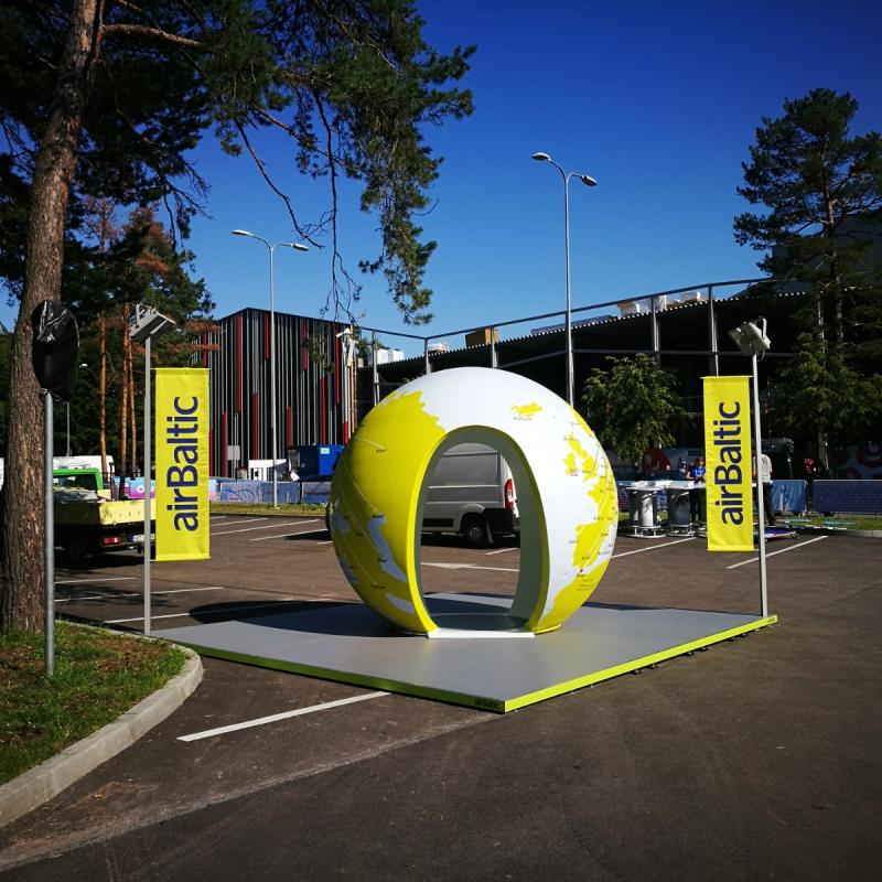 Fotoglobuss "Debesīs kopā ar airBaltic"