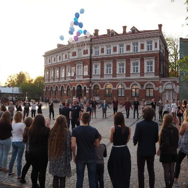 Cēsu novada Jauniešu domes debates "Vai Latvijas vidusskolu absolventiem būtu jādodas studēt ārpus Latvijas?"