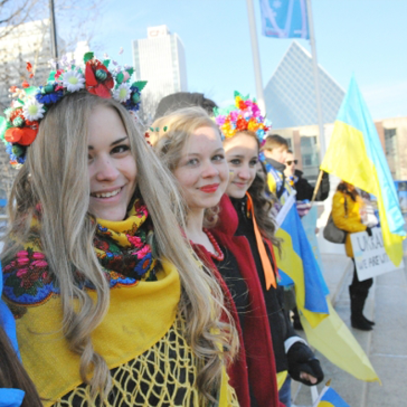 Saruna "Starp diviem (ideoloģijas) dzirnakmeņiem: šodienas Ukrainas identitāte"