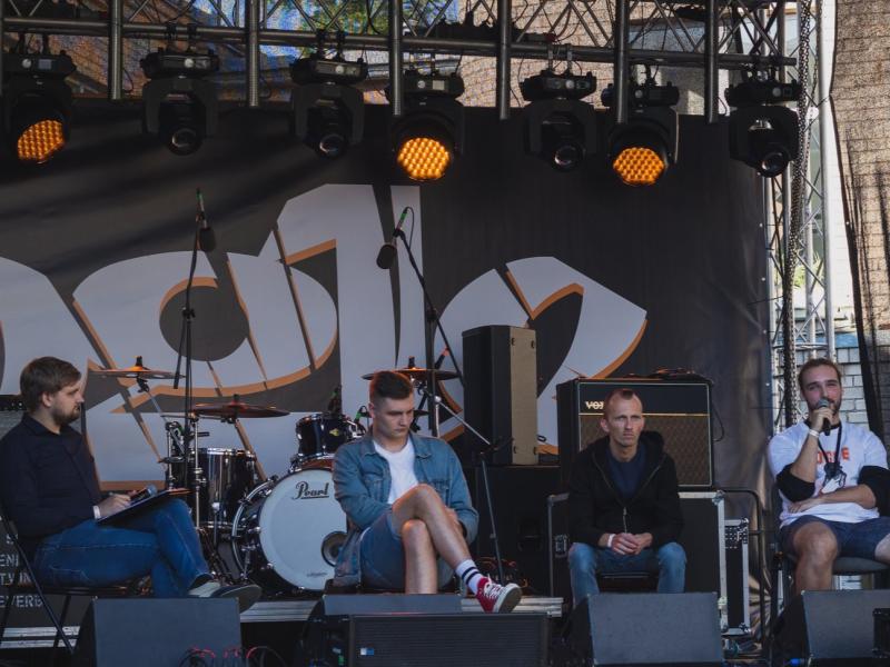 Diskusija "Uzliktais zīmogs - vīrietim vienmēr ir jābūt stipram!"