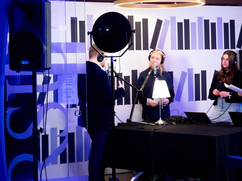 Darbnīca "Vai tu spēj atšķirt īstu no feika?"