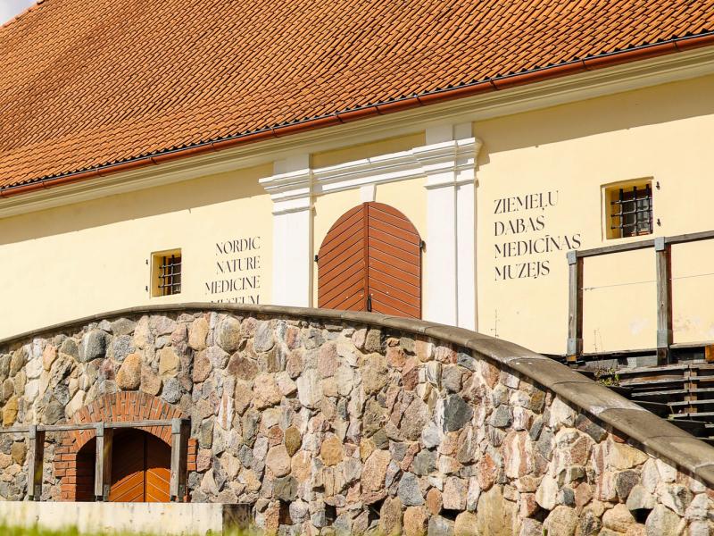 Ekspozīcija "Ziemeļu dabas medicīnas muzejs"