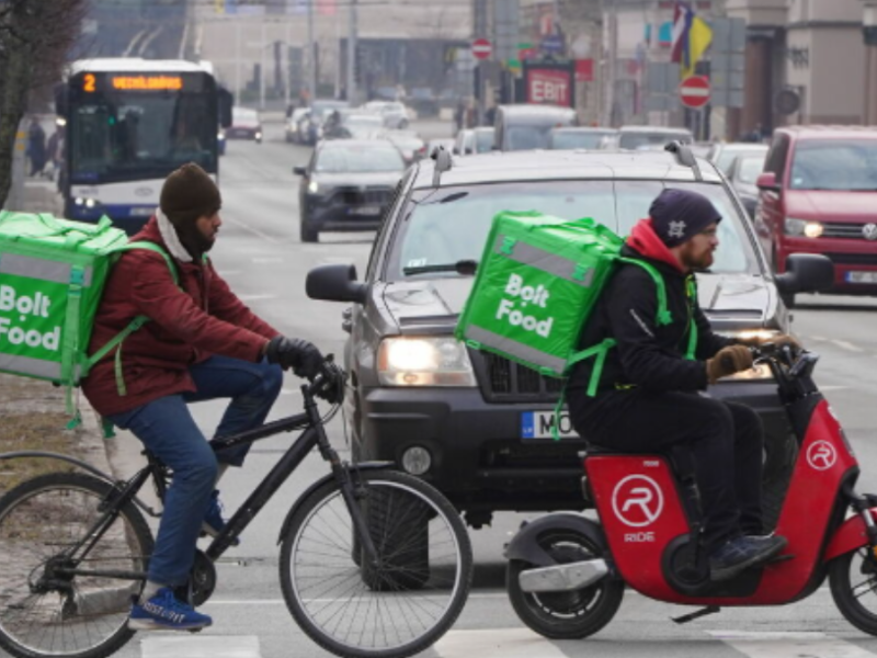 Diskusija "Pilna Rīga ar tiem Wolt un Bolt imigrantiem! Vai ārvalstu studenti ir neatņemama Latvijas ekonomikas un sabiedrības daļa?"