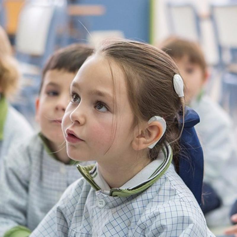 Saruna "Bērni ar dzirdes traucējumiem un izglītība tehnoloģiju laikmetā"
