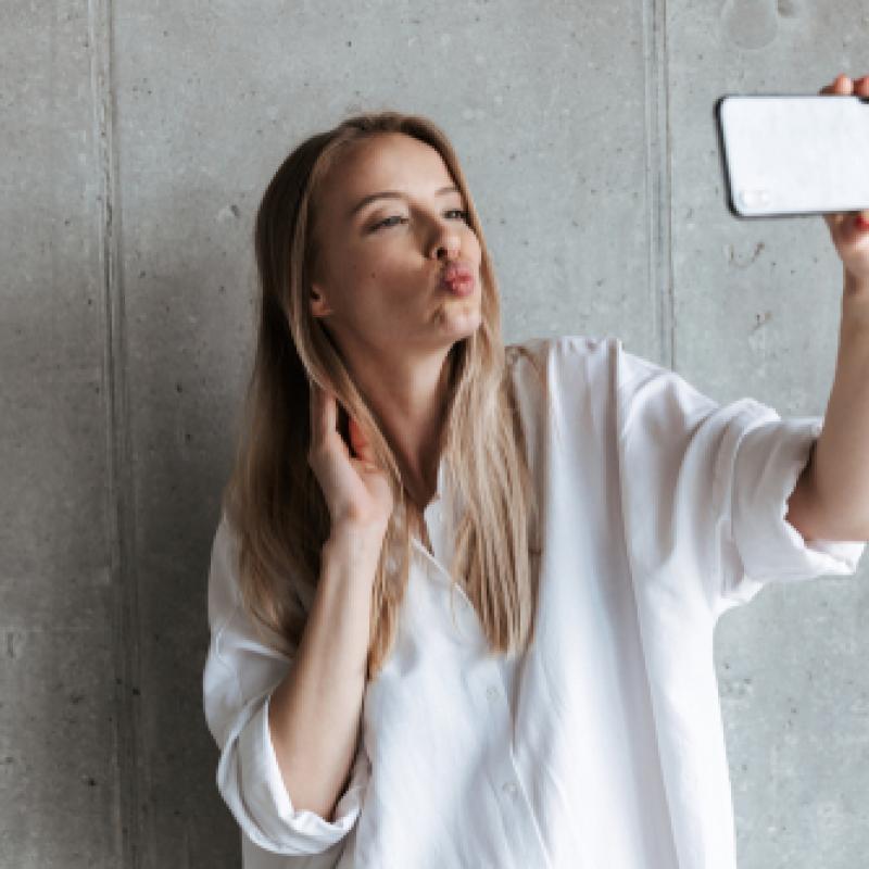 Saruna "Vai dzīvojam sev vai  Instagram algoritmam?"