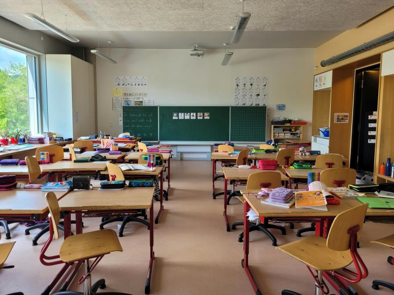Diskusija "Skolotāja profesija – nekad "tikai darbs""
