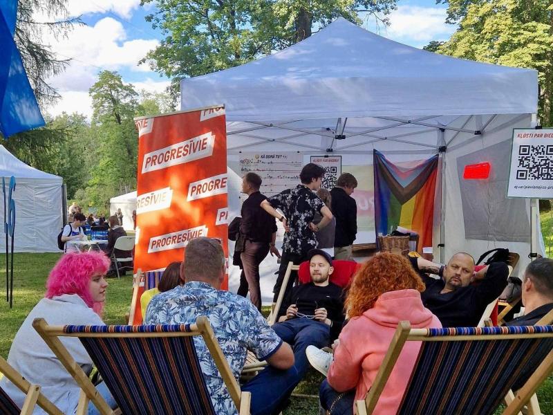 "Progresīvie" atvērtās politikas telts