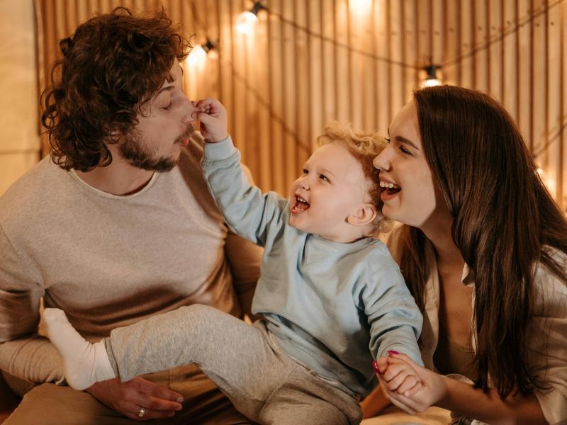 Diskusija "Pazīmes, kas liecina: tu esi mūsdienām atbilstoša mamma un tētis"