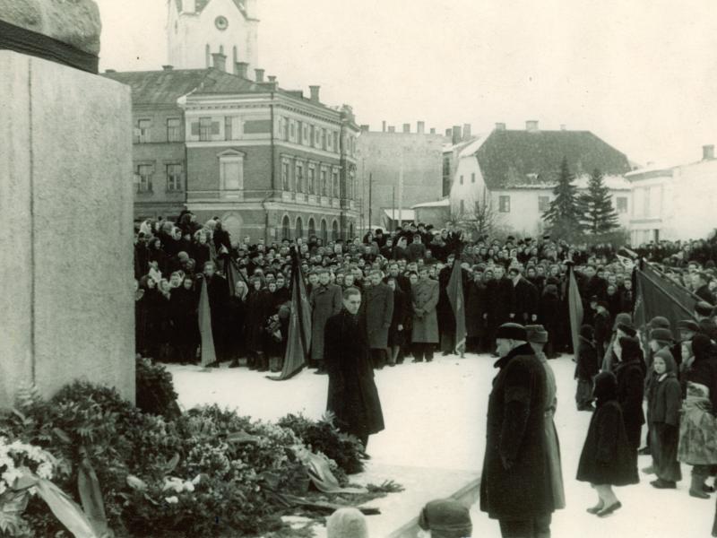 Saruna “Iekšējā brīvība totalitārā valstī”