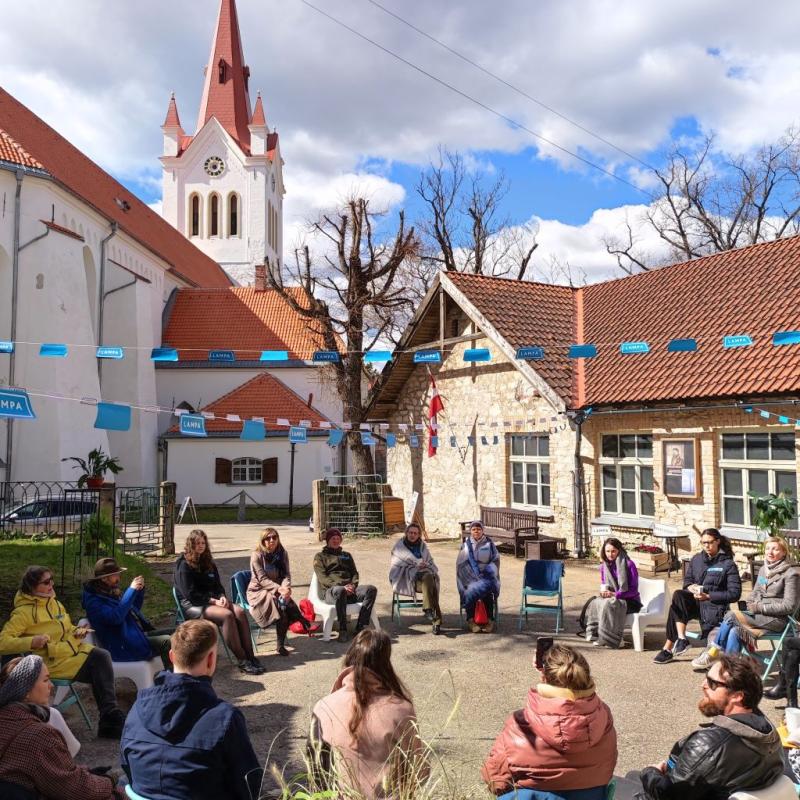 Sarunu skolas LAMPA Dialogu apļi