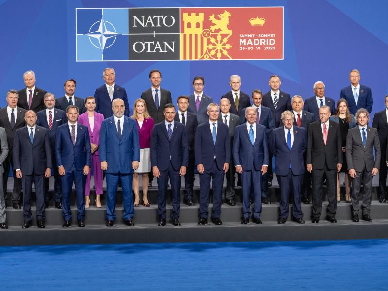 Diskusija "Ar karavīriem un ieročiem nepietiks: stājoties pretī nemilitārajiem draudiem kopējās drošības vārdā"