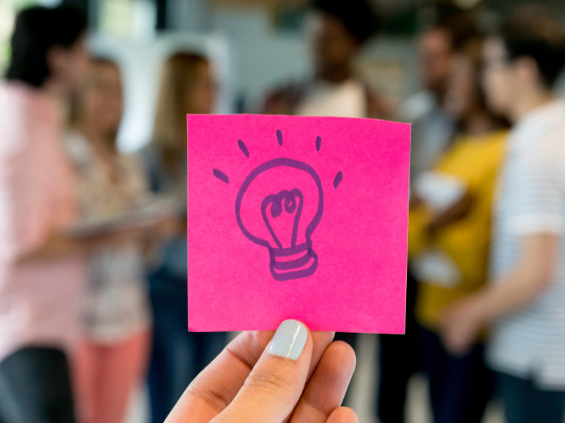 Saruna "Padarīt pasauli labāku: studentu inovāciju pieredzes stāsti"