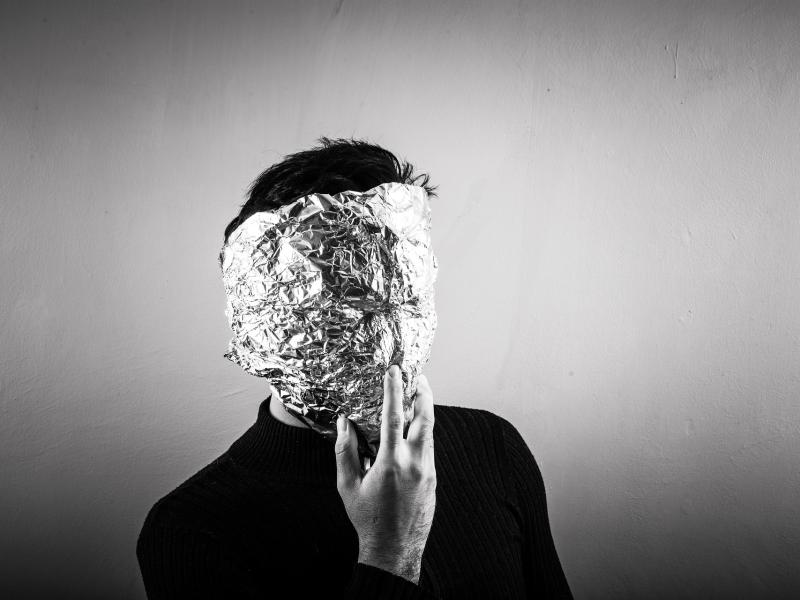 Diskusija "Dezinformācijas ietekme(ļi): velkam folijas cepurītes"