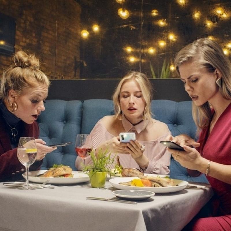 Diskusija "Viedierīču jēgpilna lietošana. Kā modernās tehnoloģijas maina sabiedrību."