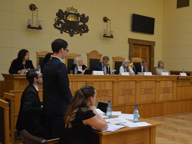 Tiesas process "Tiesas procesa izspēle tiešsaistē"