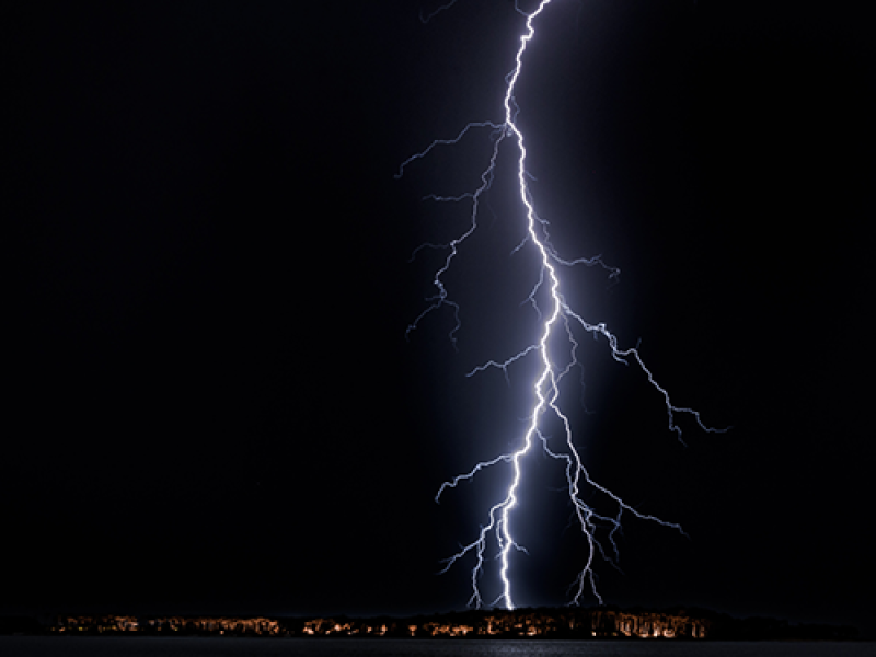 Diskusija "Zibens divreiz vienā vietā nesper? Sper!"