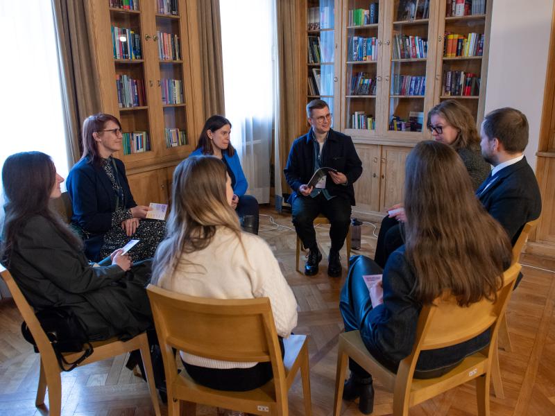 Dialoga apļi "Par ko nedrīkst nerunāt?" 4. un 11. februārī