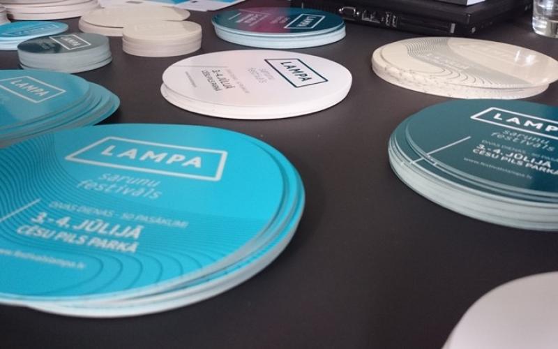 Aptauja: Iedzīvotāji uzskata, ka Latvijā cilvēki pārāk maz sarunājas