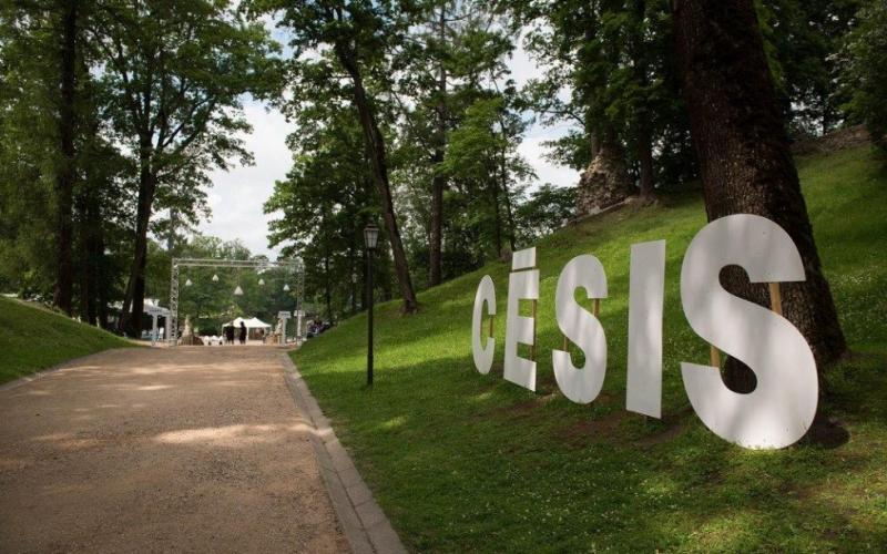 FESTIVĀLA PIRMAIS IESILDOŠAIS PASĀKUMS: KAS PADARA LATVIJU DROŠU?