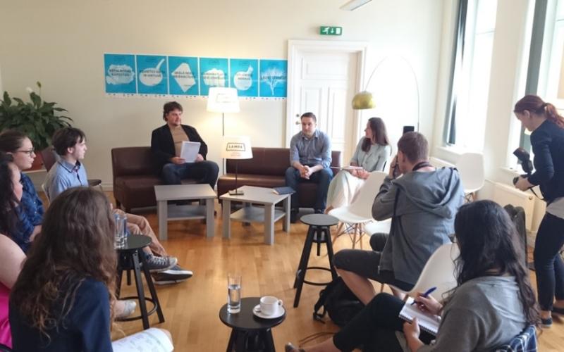 Izziņo sarunu festivāla LAMPA programmu