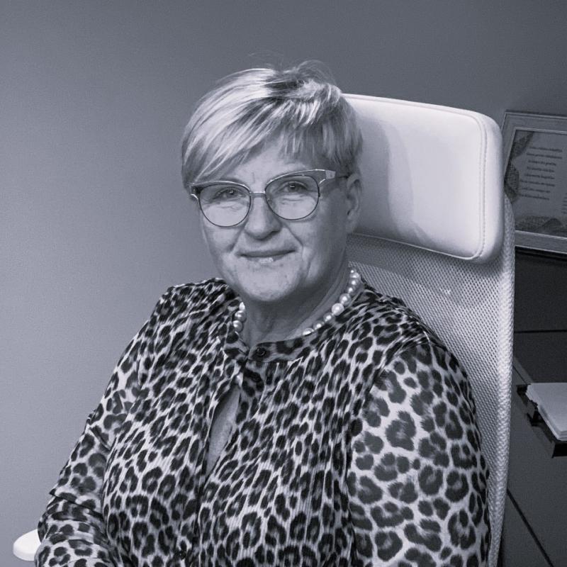 Ināra Oļena
