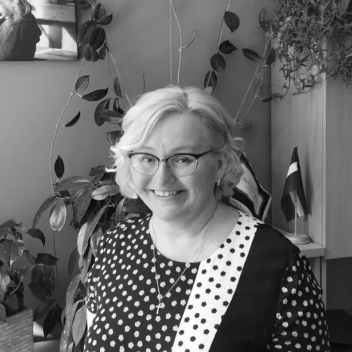 Gunta Lāce