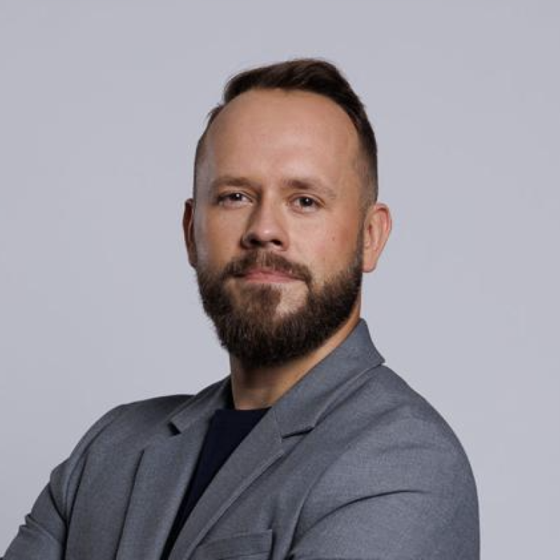 Toms Prāmnieks