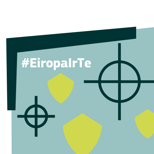 Attēls ar tēmturi "#EiropaIrTe", kas ir izcelts gaiši zaļganzilā krāsā.
Fons sastāv no gaiši zaļganzilās un tumši zaļās krāsu kombinācijas ar abstraktiem dizaina elementiem – dzelteniem vairogiem un tumši zaļiem mērķa/tēmēkļa simboliem. Šie elementi simboliski atspoguļo sarunas tēmu "Eiropas aizsardzība- nevis vārdos, bet darbos!"