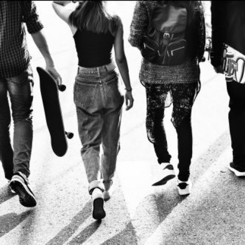 Saruna "Mūsu skolā seksa nav: pusaudži un seksualitāte"